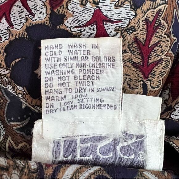 Tess Vintage Button Up Long Sleeve 100% Silk Blouse Size 8 - Picture 8 of 8